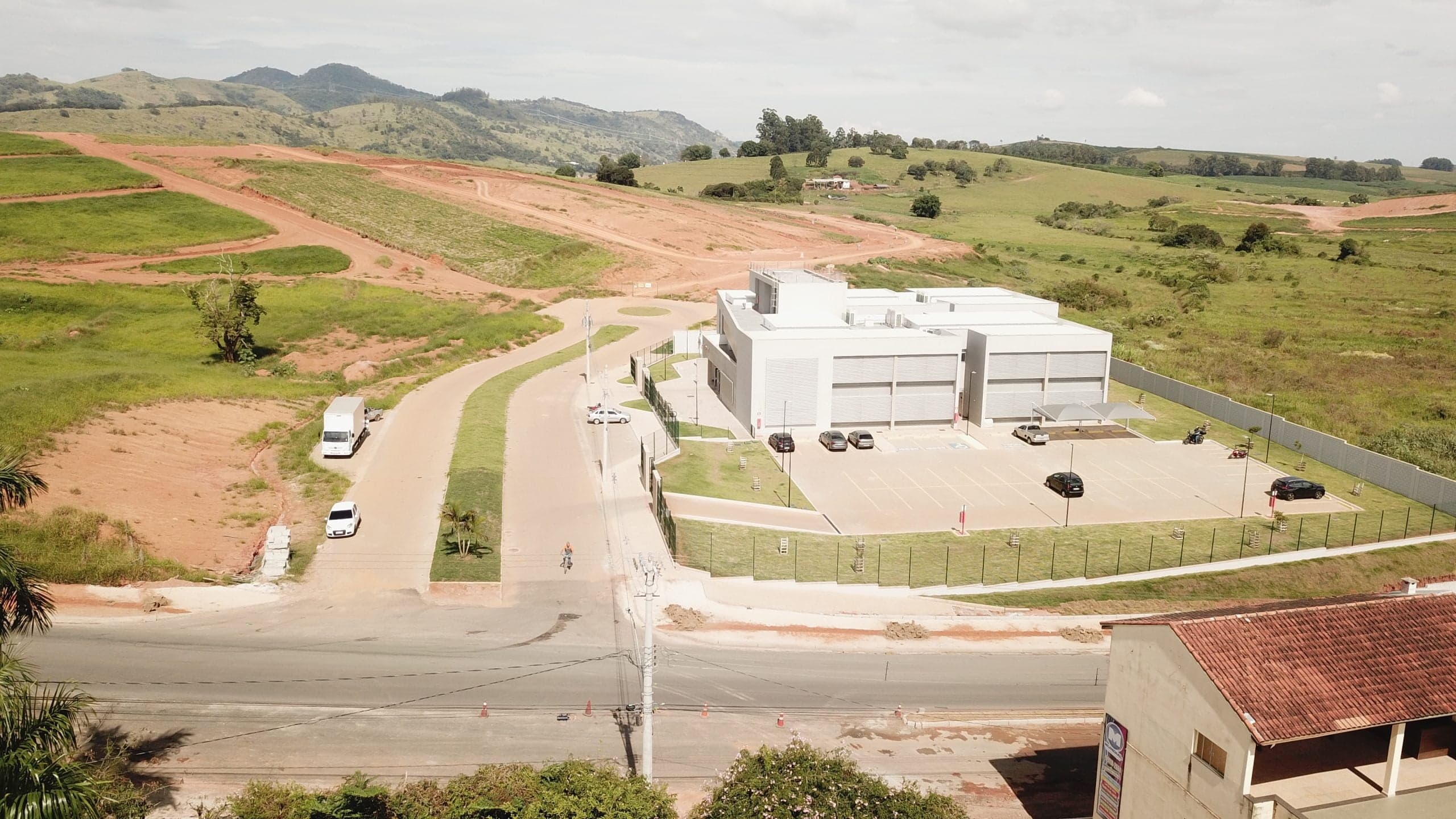 Vídeo institucional do Loteamento Colina das Palmeiras, com vistas aéreas do empreendimento